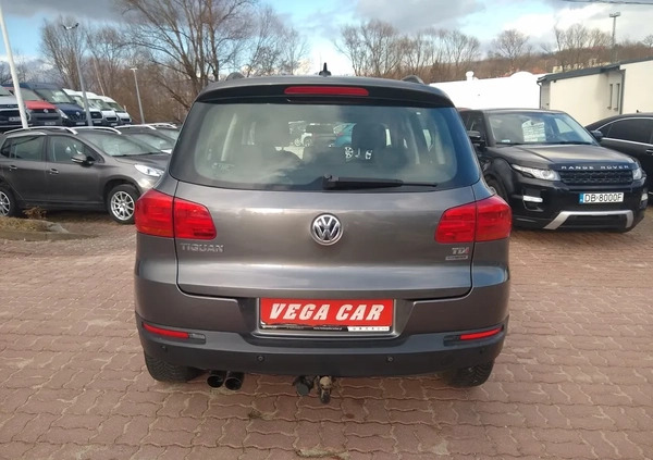 Volkswagen Tiguan cena 49900 przebieg: 285903, rok produkcji 2013 z Wałbrzych małe 211